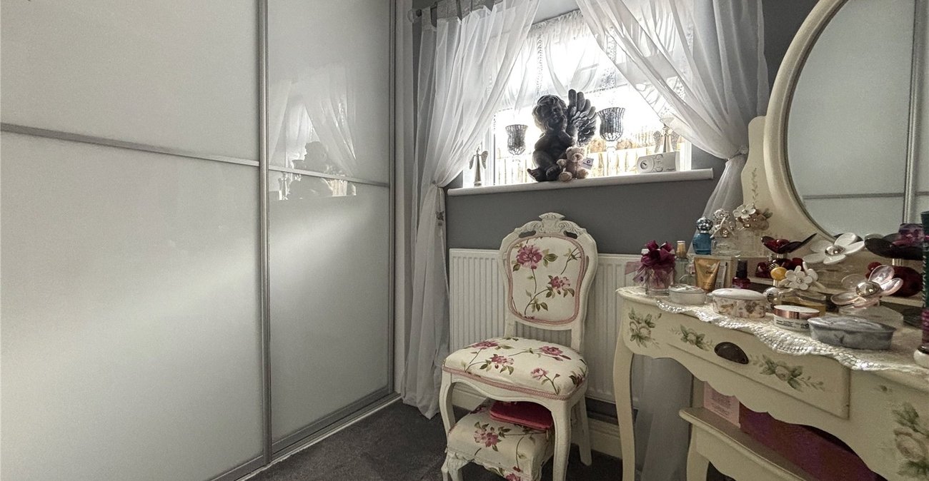 2 bedroom bungalow for sale in Walderslade | Robinson Michael & Jackson