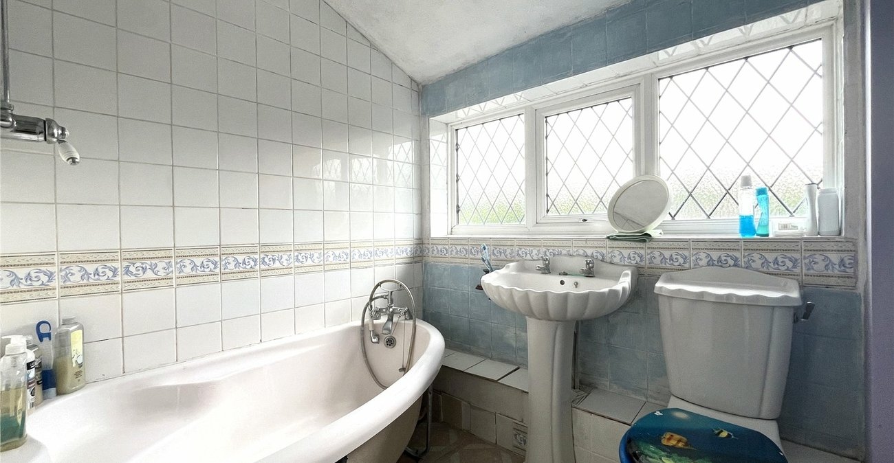 3 bedroom house for sale in Walderslade | Robinson Michael & Jackson