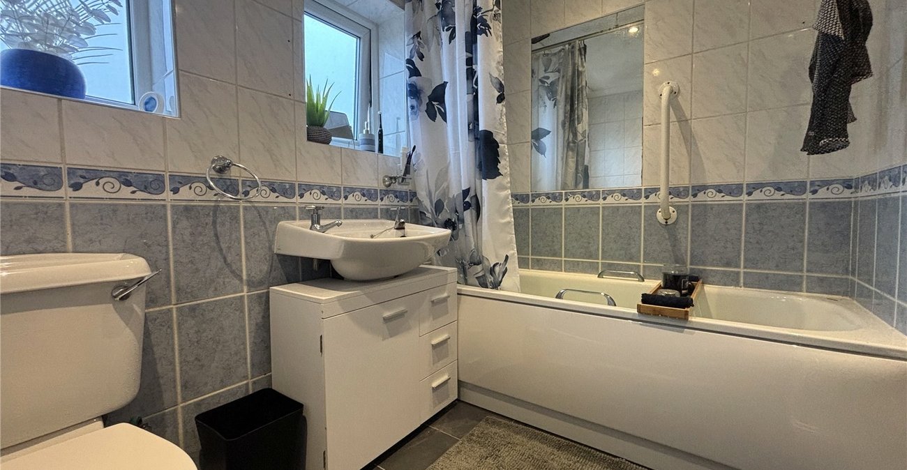 3 bedroom house for sale in Walderslade | Robinson Michael & Jackson