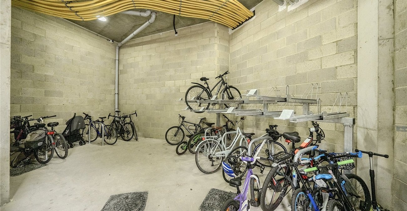 1 bedroom property for sale in Forest Hill | Robinson Jackson