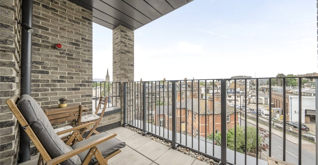 1 bedroom property for sale in Forest Hill | Robinson Jackson