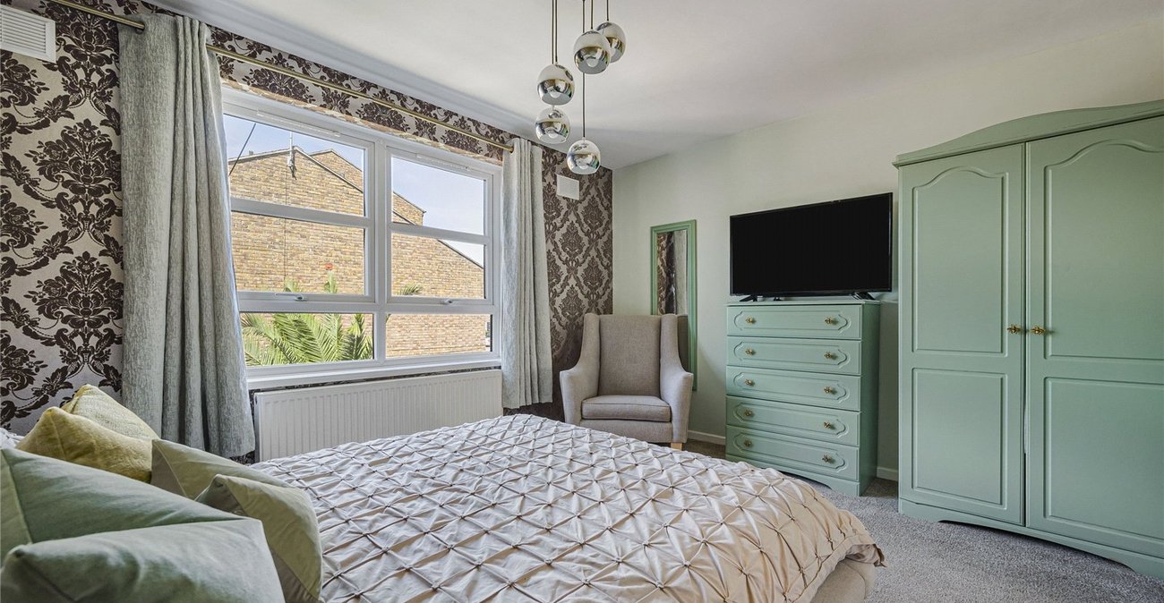 3 bedroom house for sale in Woolwich | Robinson Jackson