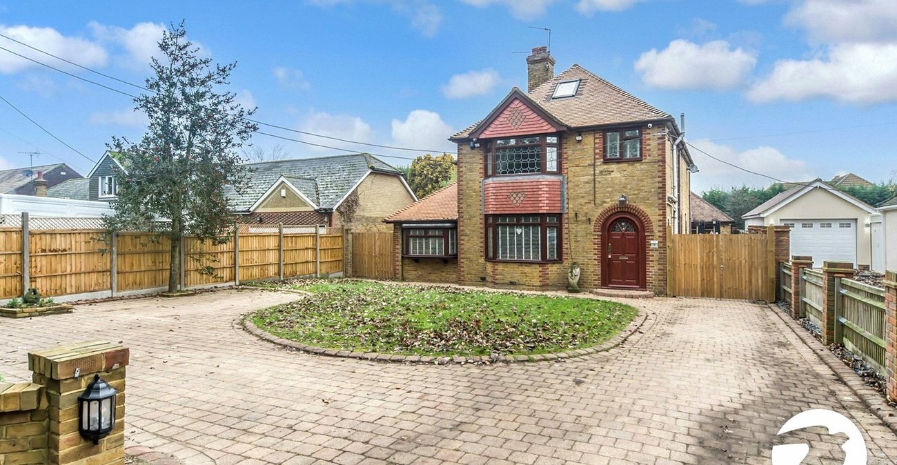 5 bedroom house for sale in Rainham | Robinson Michael & Jackson