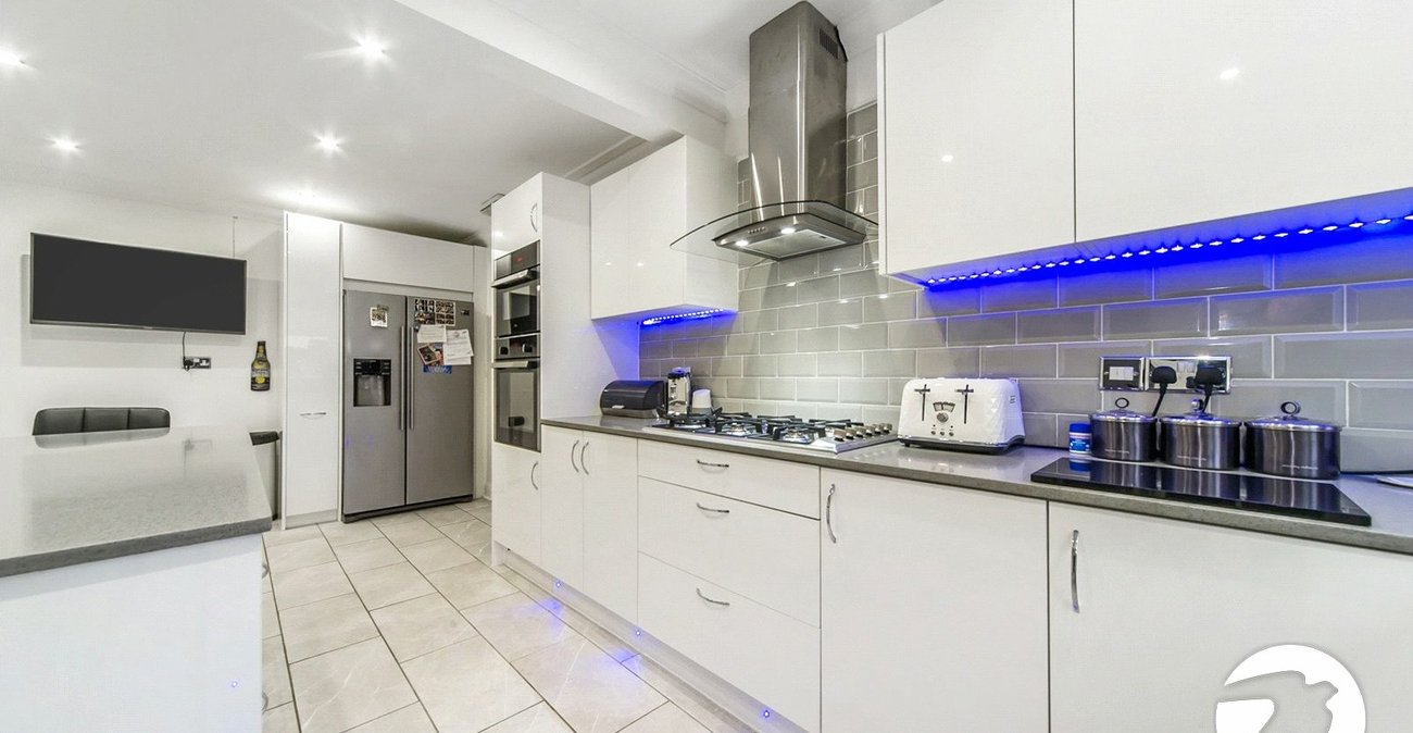 5 bedroom house for sale in Rainham | Robinson Michael & Jackson