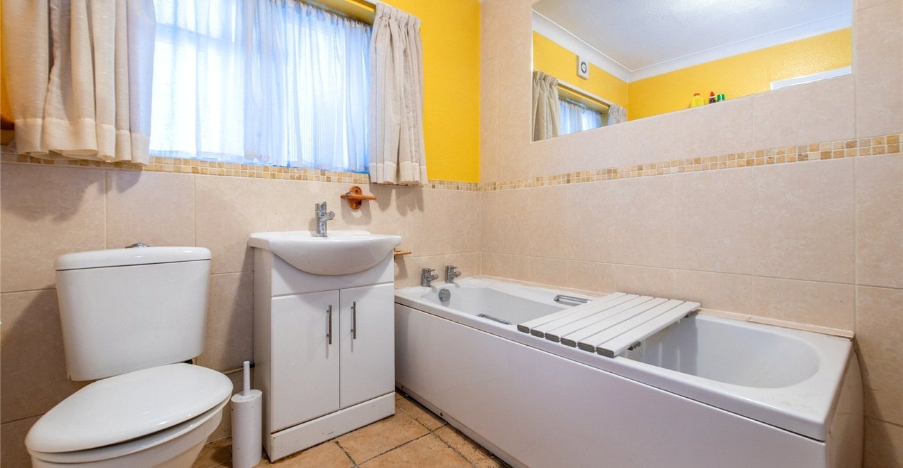 3 bedroom house for sale in Higham | Robinson Michael & Jackson