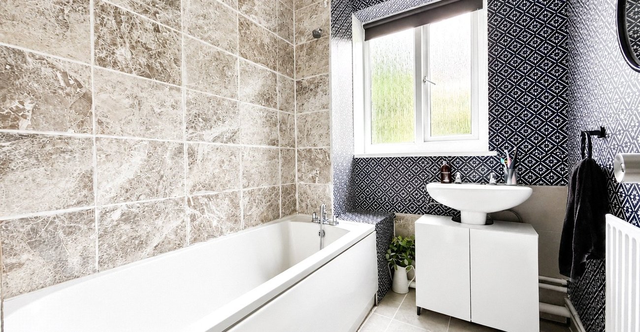 2 bedroom property for sale in London | Robinson Jackson