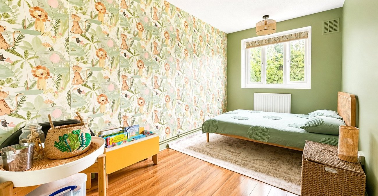 2 bedroom property for sale in London | Robinson Jackson