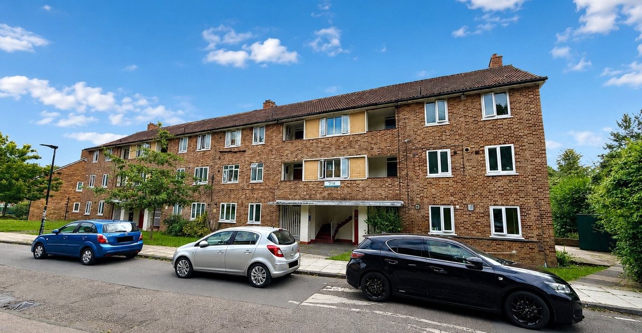 2 bedroom property for sale in London | Robinson Jackson