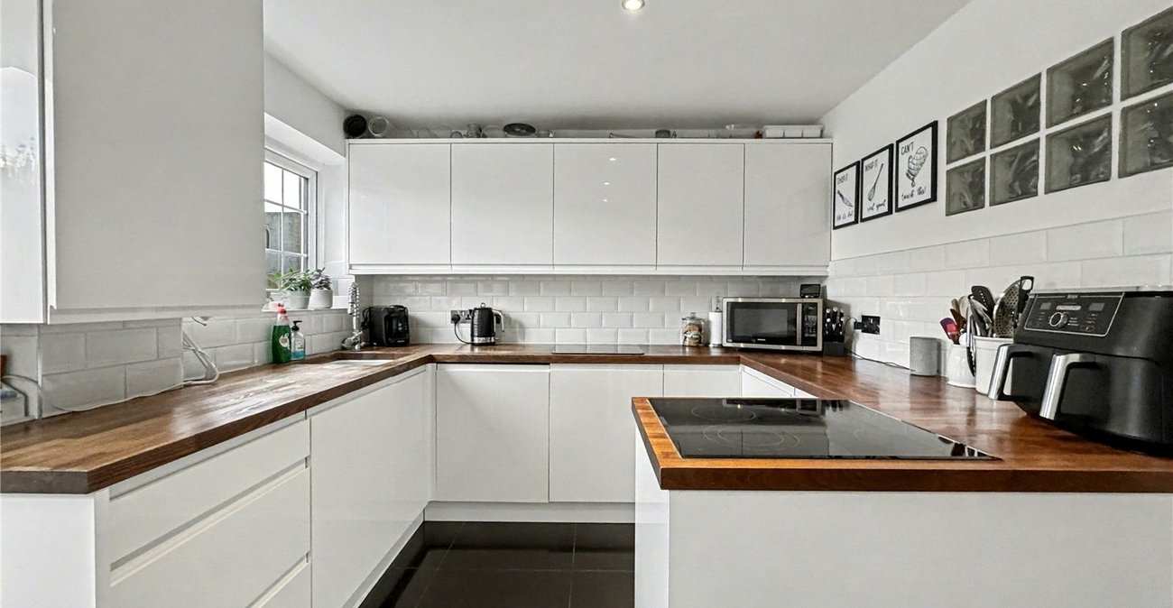 4 bedroom house for sale in Rainham | Robinson Michael & Jackson