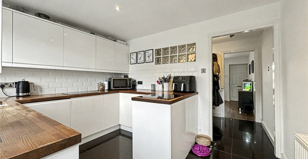 4 bedroom house for sale in Rainham | Robinson Michael & Jackson