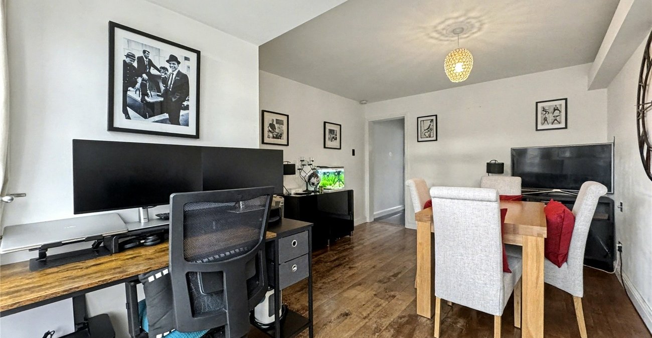 4 bedroom house for sale in Rainham | Robinson Michael & Jackson