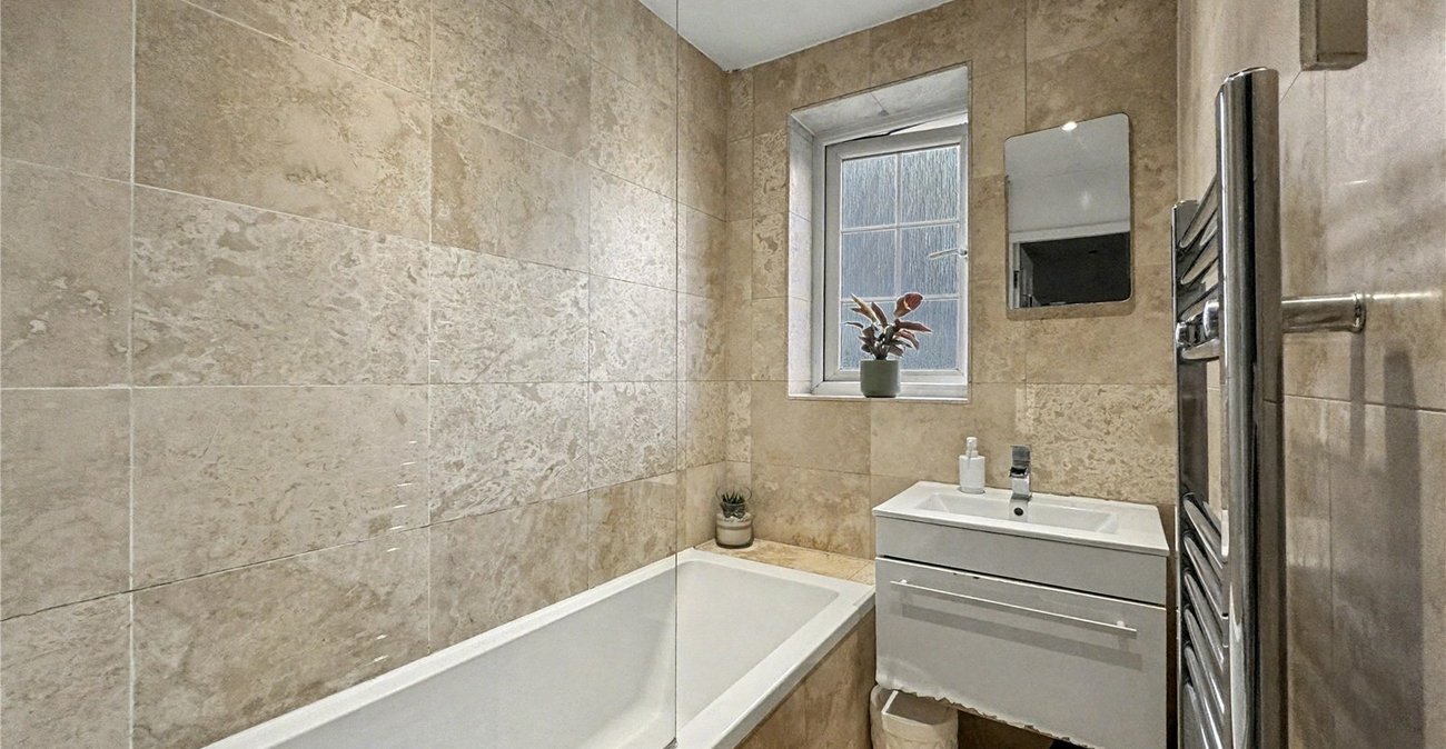 4 bedroom house for sale in Rainham | Robinson Michael & Jackson