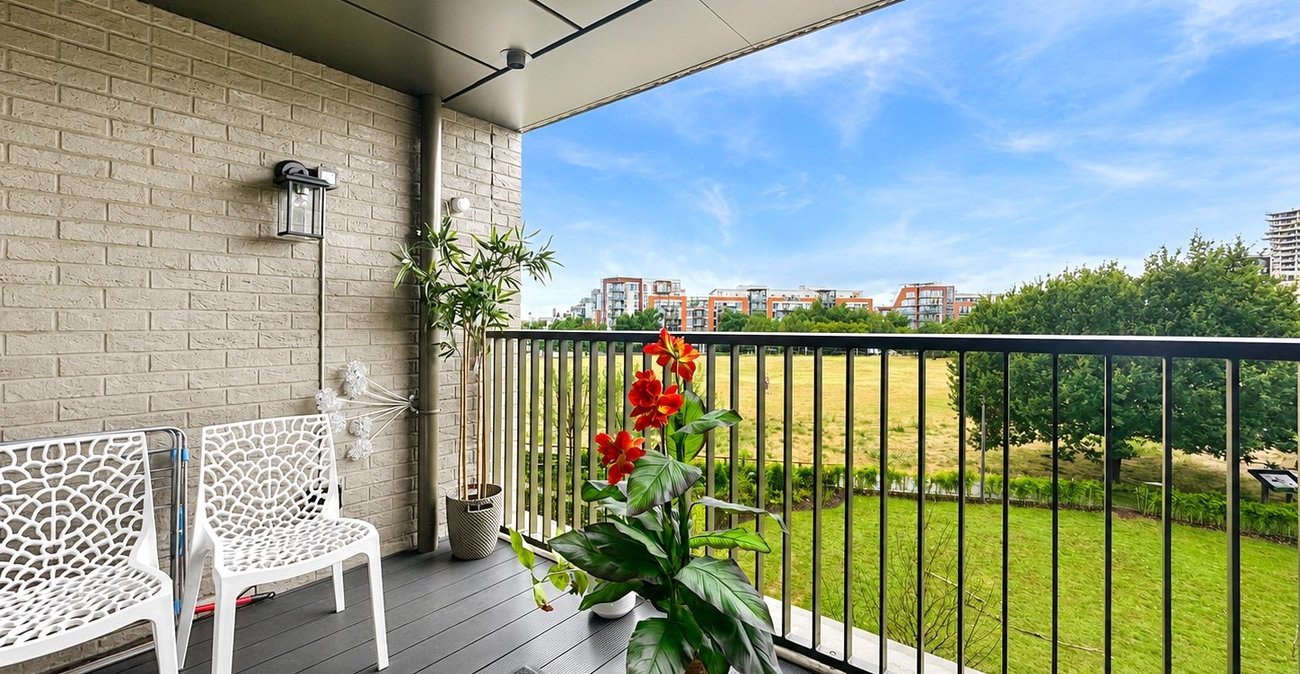 3 bedroom property for sale in London | Robinson Jackson