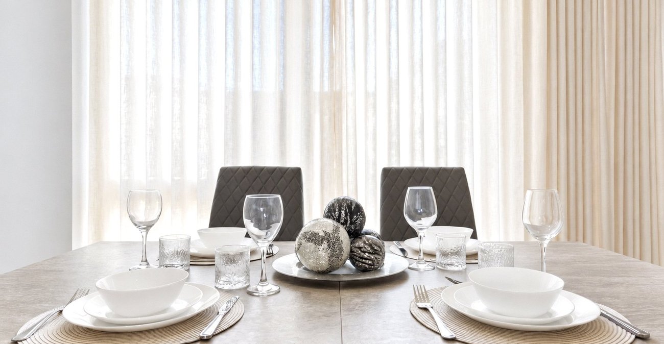 3 bedroom property for sale in London | Robinson Jackson