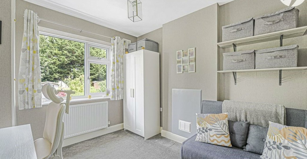 2 bedroom property for sale in Chelsfield | Robinson Jackson