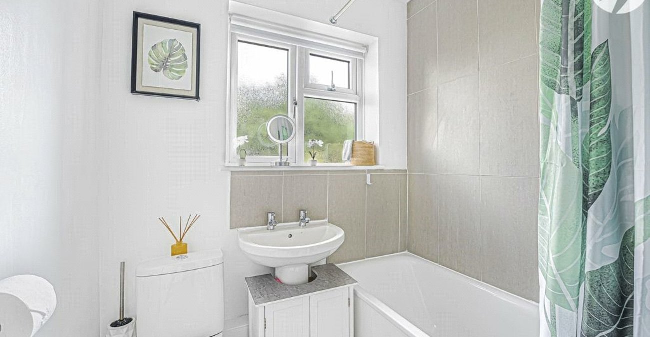 2 bedroom property for sale in Chelsfield | Robinson Jackson