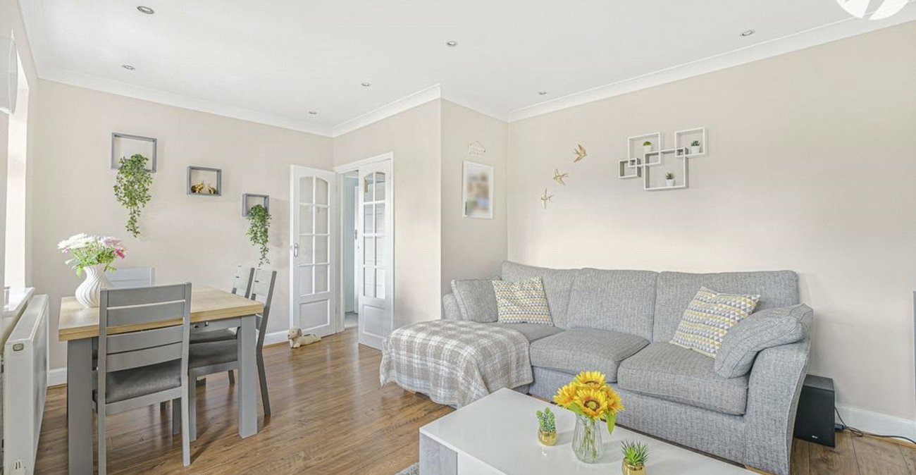 2 bedroom property for sale in Chelsfield | Robinson Jackson