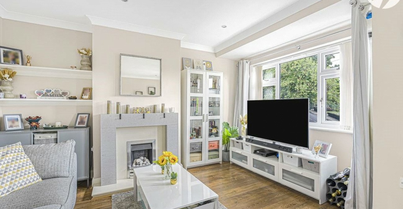 2 bedroom property for sale in Chelsfield | Robinson Jackson