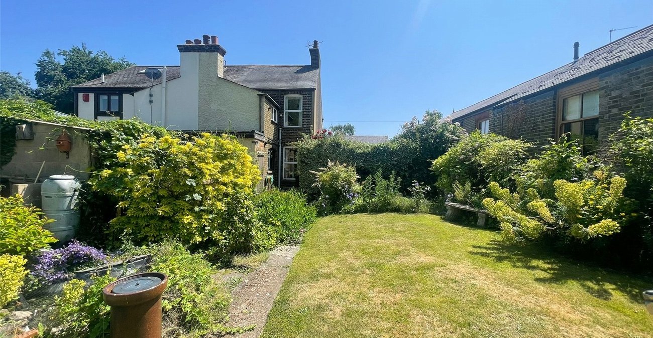 2 bedroom house for sale in Southfleet | Robinson Michael & Jackson