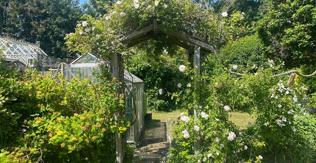 2 bedroom house for sale in Southfleet | Robinson Michael & Jackson