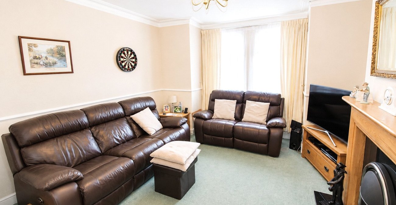 2 bedroom house for sale in Welling | Robinson Jackson