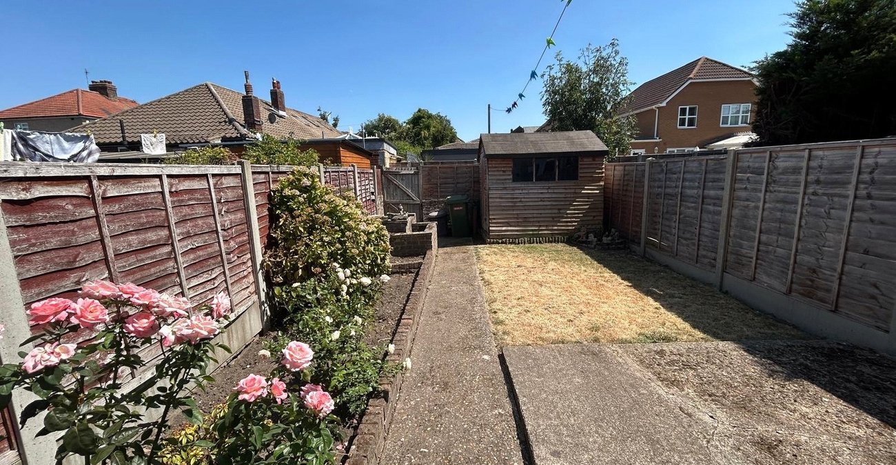 2 bedroom house for sale in Welling | Robinson Jackson