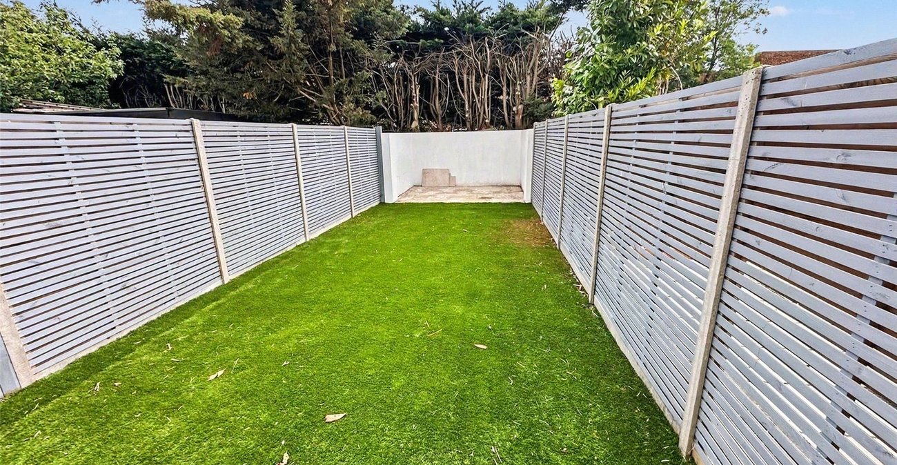 2 bedroom house for sale in Welling | Robinson Jackson