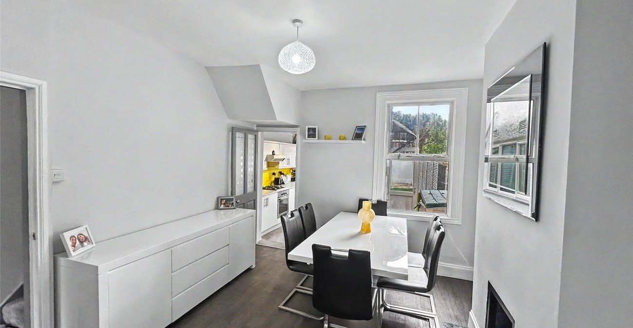 2 bedroom house for sale in Welling | Robinson Jackson