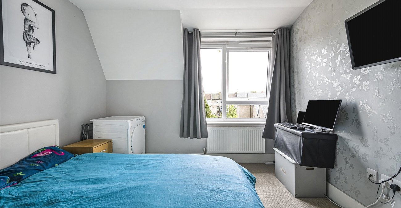 2 bedroom property for sale in Northfleet | Robinson Michael & Jackson