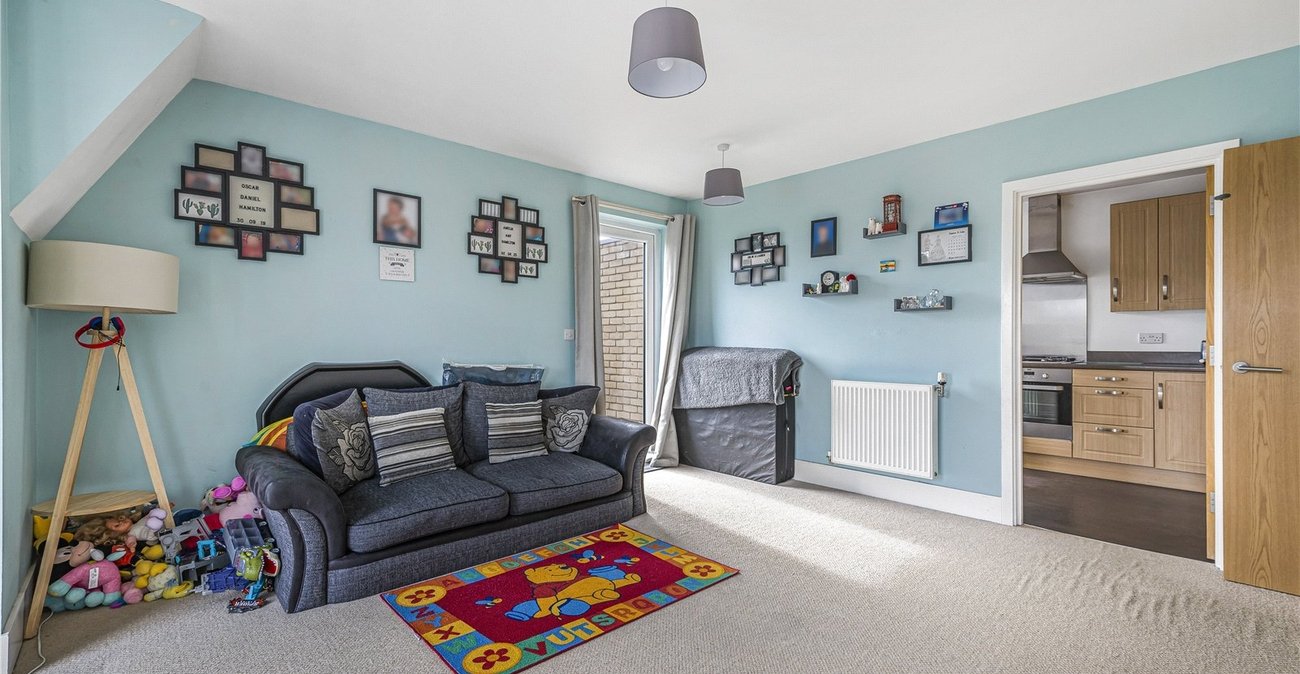 2 bedroom property for sale in Northfleet | Robinson Michael & Jackson
