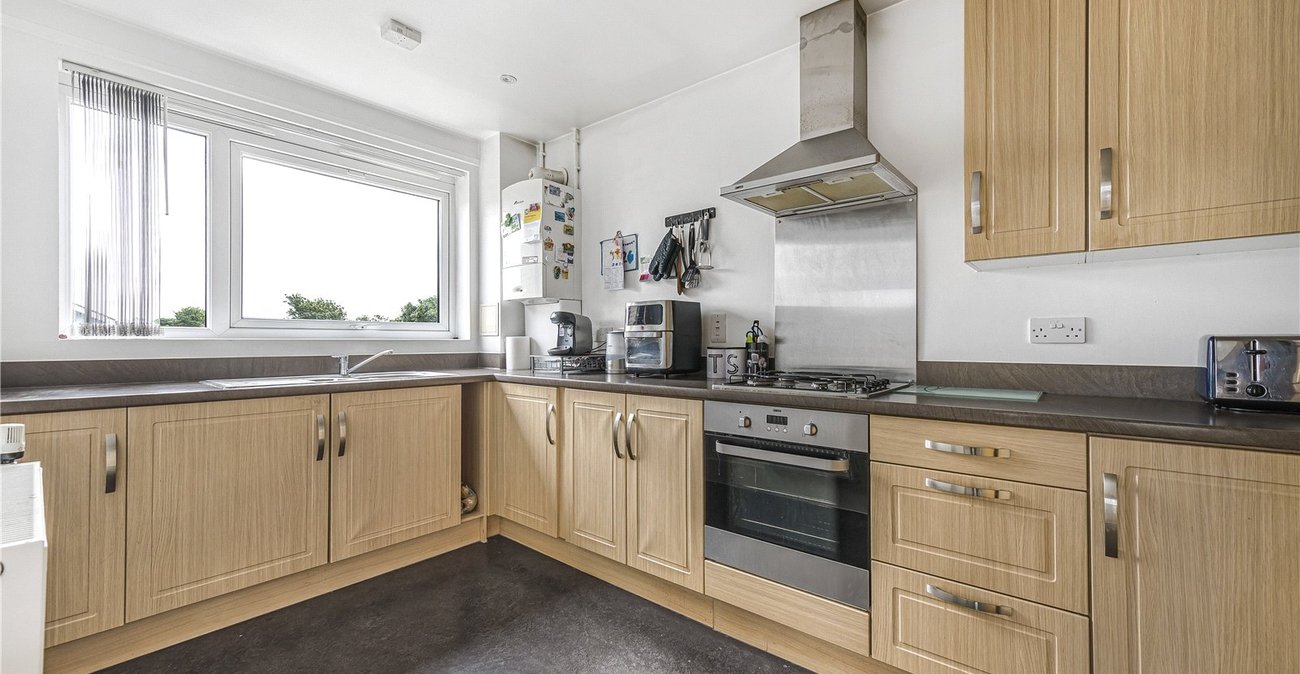 2 bedroom property for sale in Northfleet | Robinson Michael & Jackson