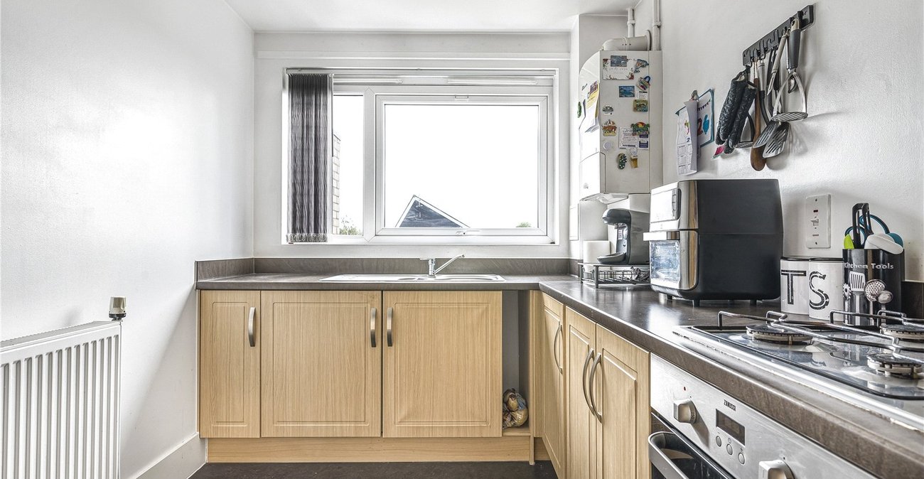 2 bedroom property for sale in Northfleet | Robinson Michael & Jackson