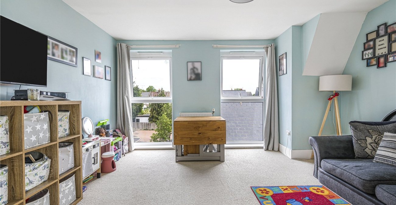 2 bedroom property for sale in Northfleet | Robinson Michael & Jackson