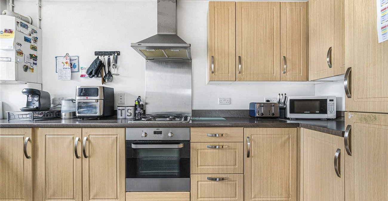 2 bedroom property for sale in Northfleet | Robinson Michael & Jackson