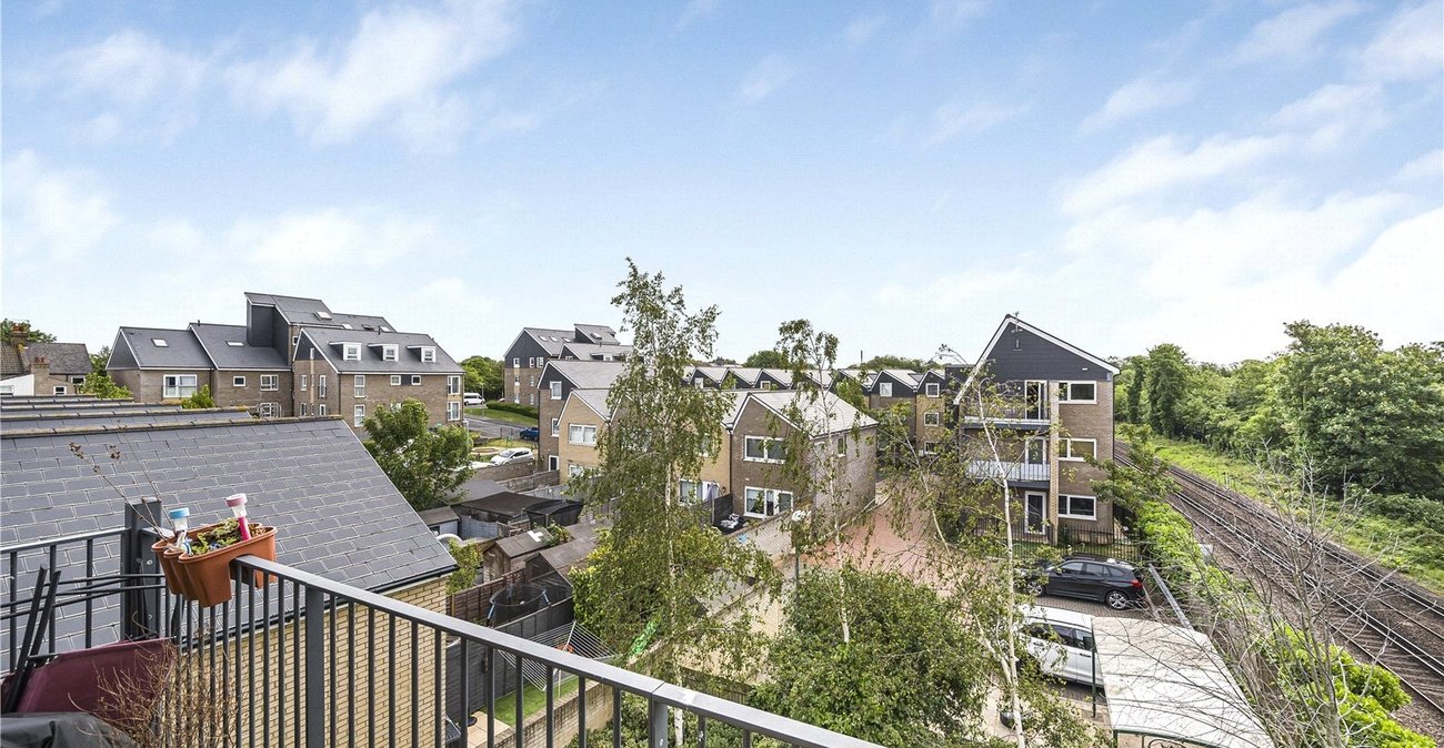 2 bedroom property for sale in Northfleet | Robinson Michael & Jackson