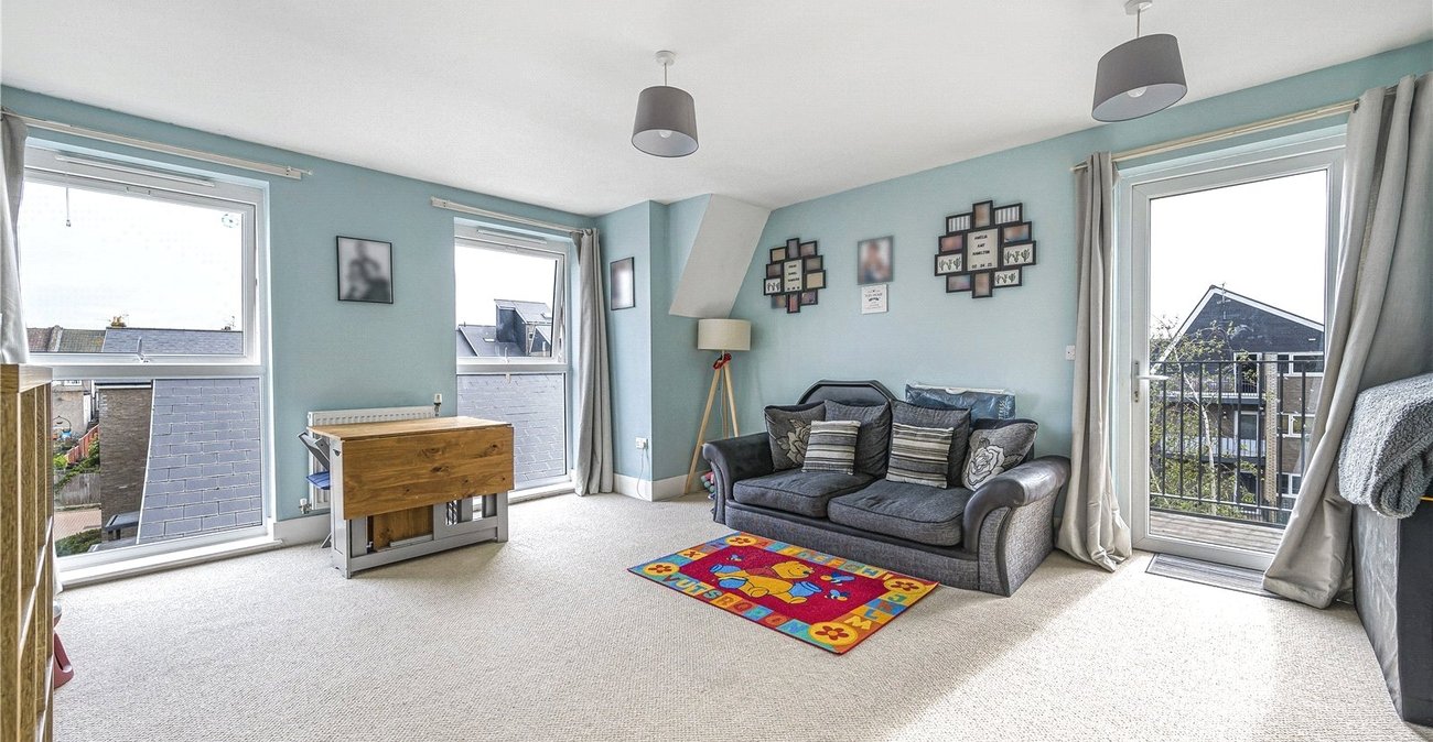 2 bedroom property for sale in Northfleet | Robinson Michael & Jackson