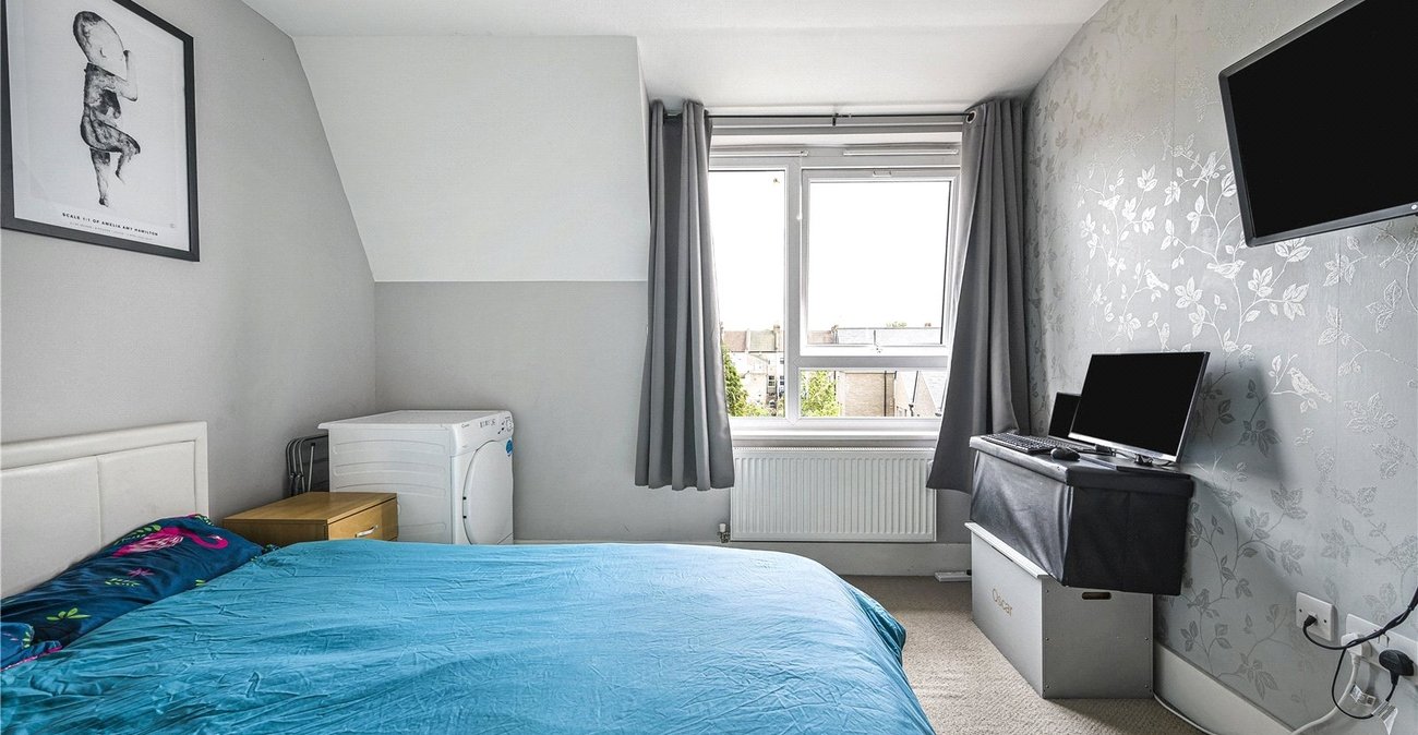 2 bedroom property for sale in Northfleet | Robinson Michael & Jackson