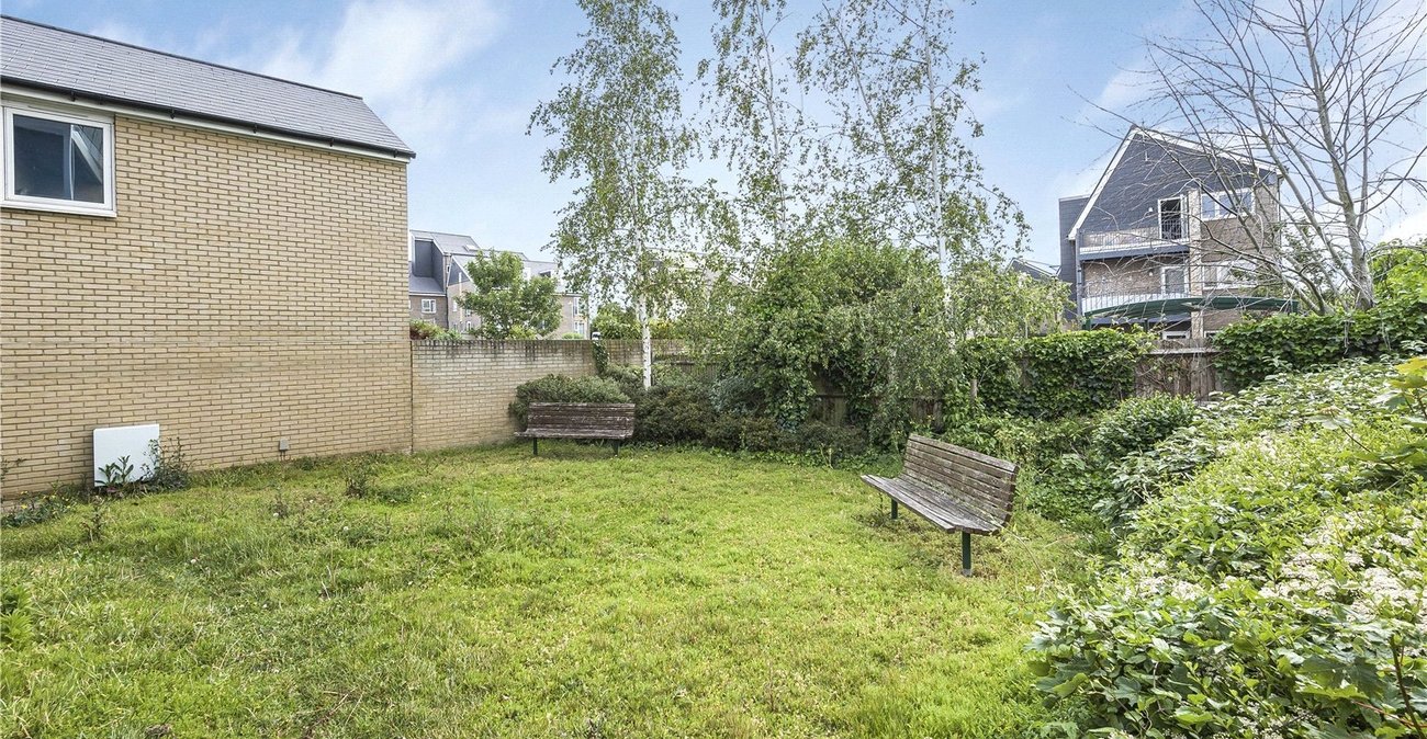 2 bedroom property for sale in Northfleet | Robinson Michael & Jackson