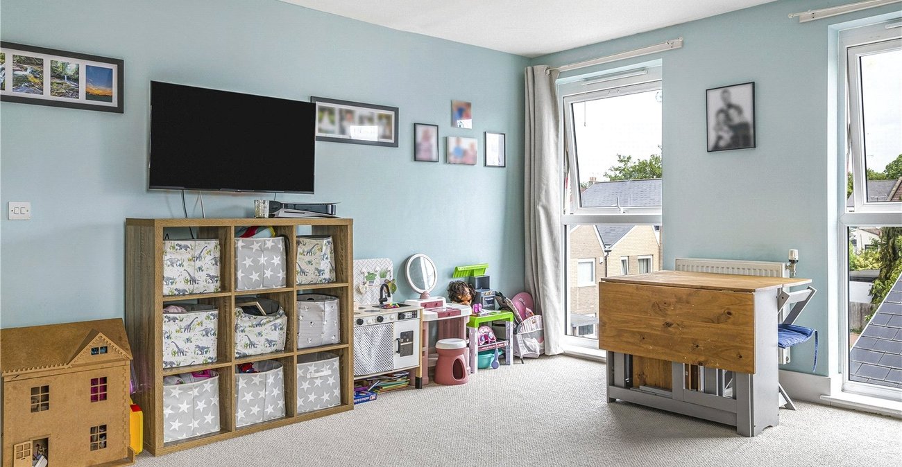 2 bedroom property for sale in Northfleet | Robinson Michael & Jackson