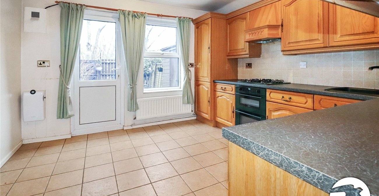 4 bedroom house for sale in London | Robinson Jackson