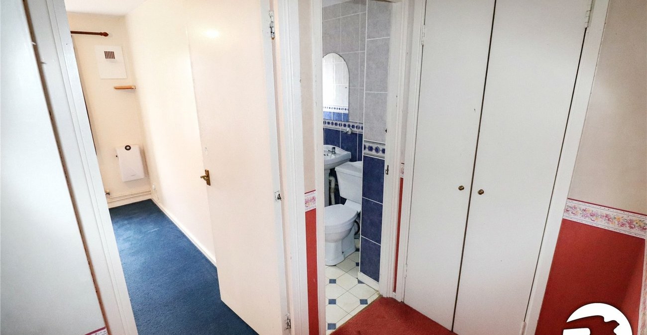 4 bedroom house for sale in London | Robinson Jackson