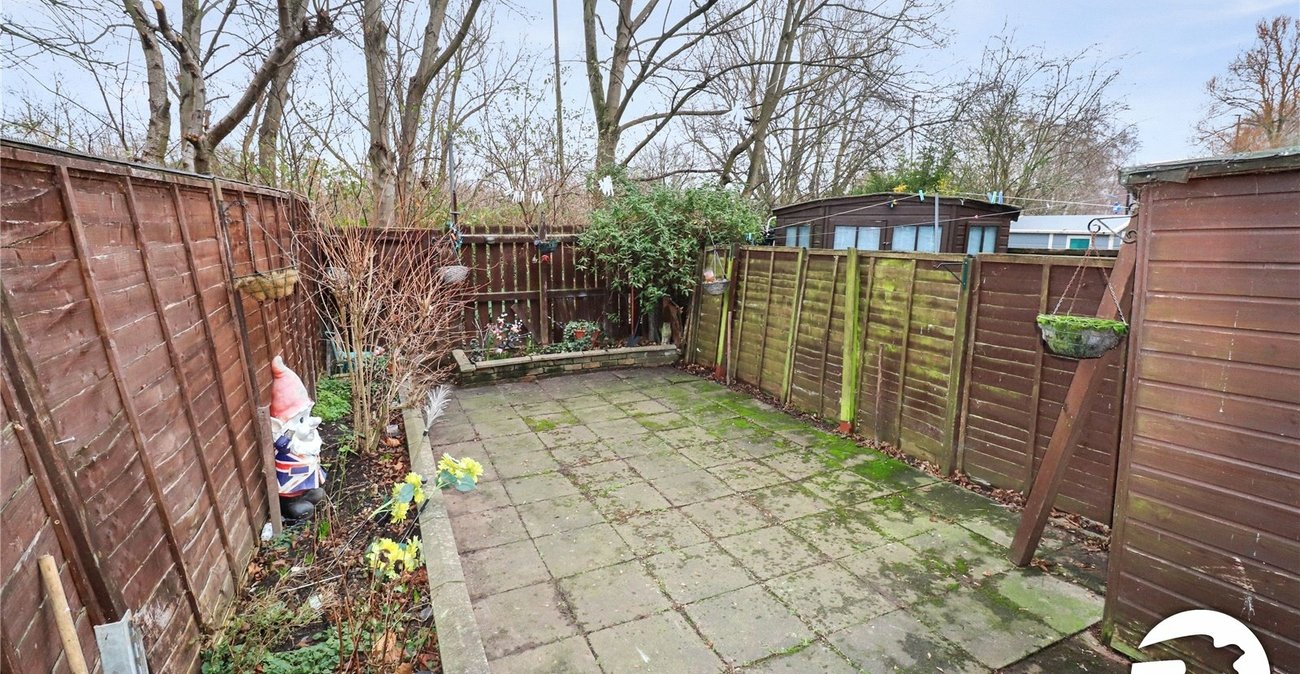 4 bedroom house for sale in London | Robinson Jackson