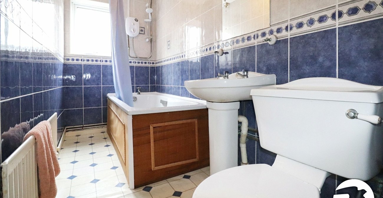 4 bedroom house for sale in London | Robinson Jackson