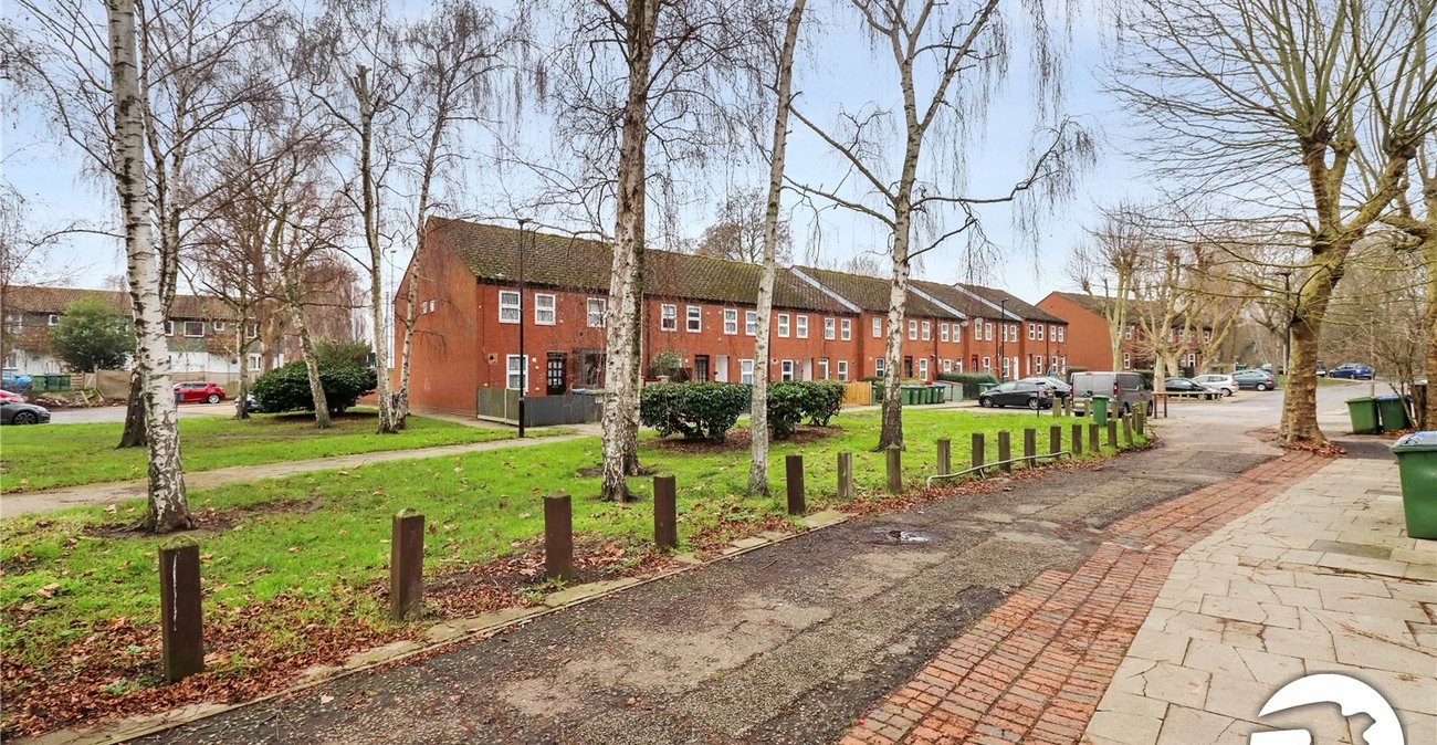 4 bedroom house for sale in London | Robinson Jackson