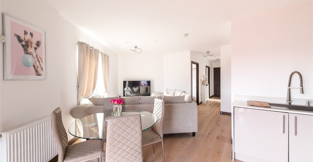 2 bedroom property for sale in Maidstone | Robinson Michael & Jackson