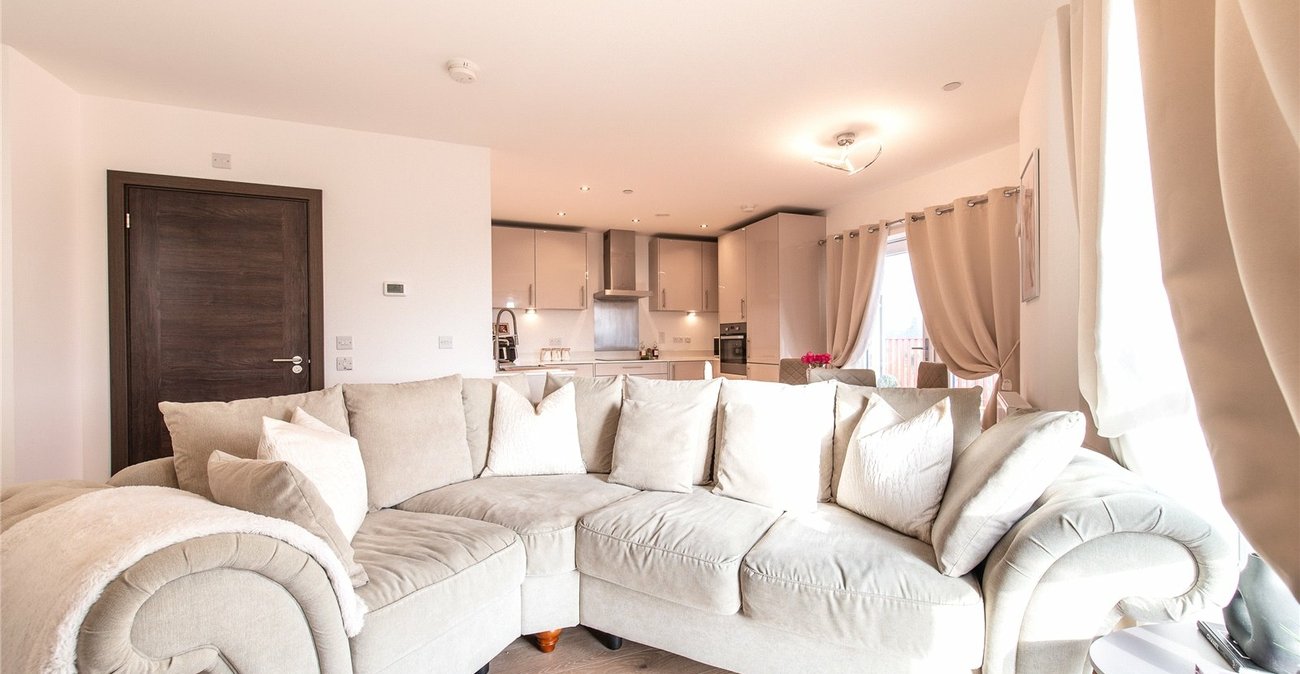 2 bedroom property for sale in Maidstone | Robinson Michael & Jackson