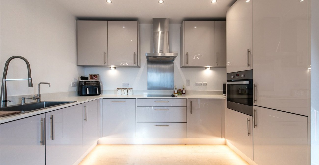 2 bedroom property for sale in Maidstone | Robinson Michael & Jackson