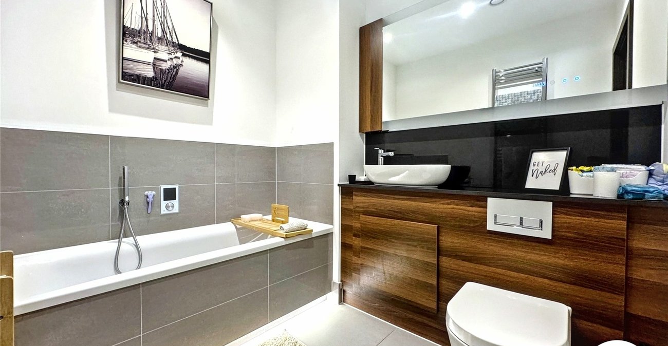 2 bedroom property for sale in Maidstone | Robinson Michael & Jackson