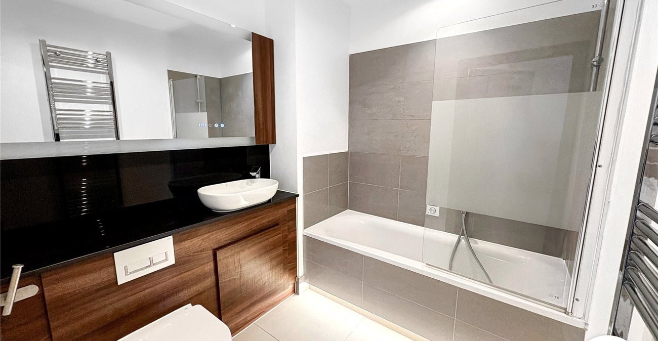 2 bedroom property for sale in Maidstone | Robinson Michael & Jackson