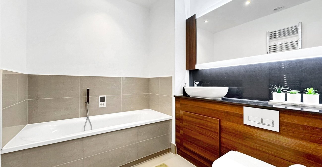 2 bedroom property for sale in Maidstone | Robinson Michael & Jackson